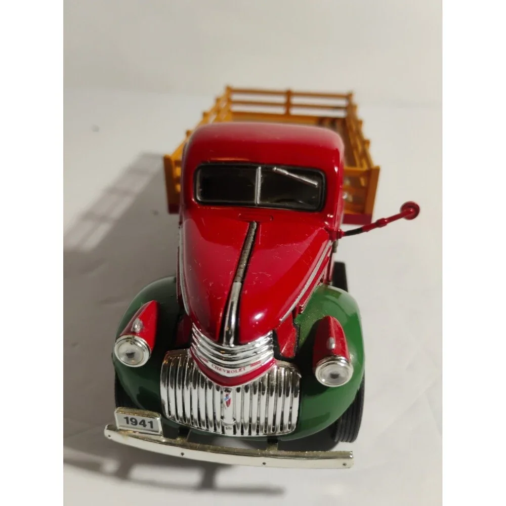 1941 Chevy Flatbed Truck 1/32 Scale Diecast Collectible 8-1/8